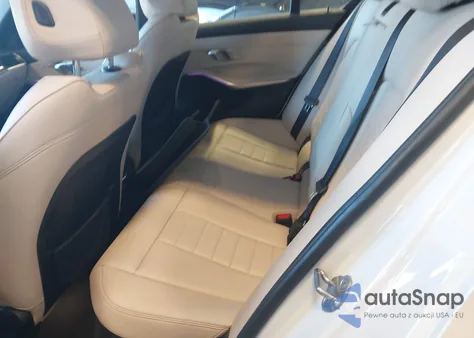 2022 BMW 330I xDrive z USA, uszkodzony, nr VIN 3MW5R7J01N8C57424